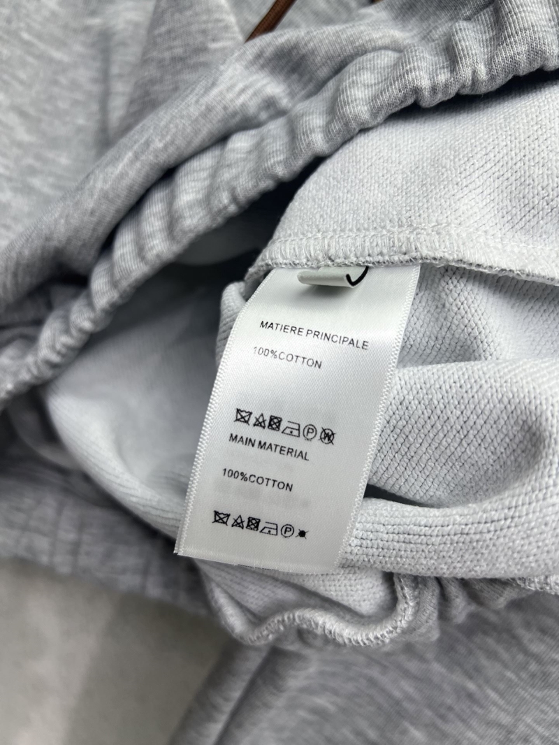 Ce1i*e outwears